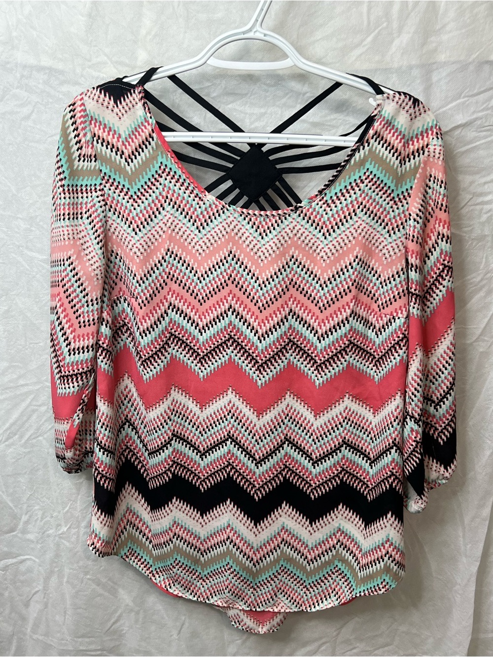 Maurices Chevron Multicolor Woven Blouse Scoop Neck 3/4 Sleeve Strappy Back S